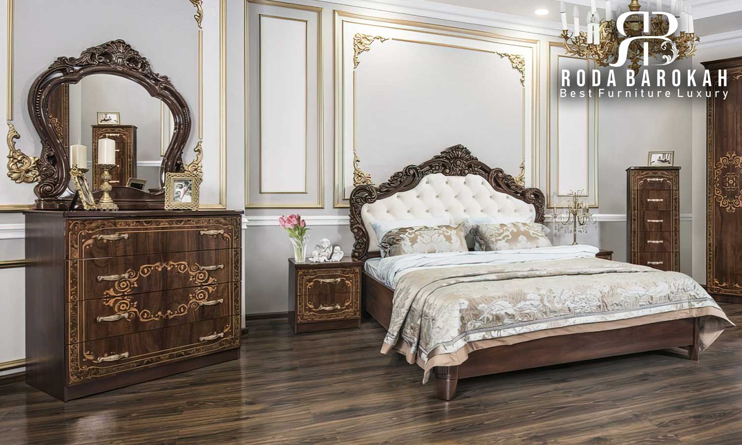 Limited Edition Tempat Tidur Jati Mewah dengan ukiran khas, bahan kayu jati dan finishing Holz Gold, sempurna untuk menambah nuansa klasik modern di kamar.