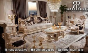 Flash Sale Sofa Mewah Ukir Model Terbaru FS-712, hadir dengan rangka kayu jati dan finishing lac emas, sempurna untuk ruang tamu elegan Anda.