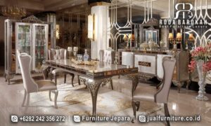 Hot Promo Meja makan ukir silver gold Desain Minimalis FS-705, terbuat dari kayu jati dengan kaki berukir motif bunga, memberikan nuansa mewah dan elegan untuk ruang makan Anda.