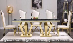 Promo Eksklusif Meja Makan Stainless Steel Warna Elegan FS-718 dengan kaki geometris dan kain bludru putih, sempurna untuk sentuhan modern dan mewah di ruang makan Anda.