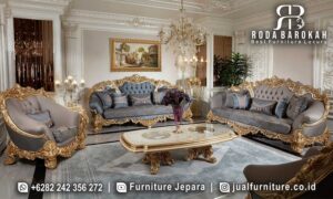 Promo Mingguan Sofa Tamu Mewah Potongan Harga FS-709, hadir dengan rangka kayu jati dan ornamen ukiran emas, menciptakan nuansa elegan untuk ruang tamu Anda.
