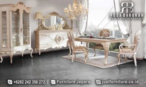 Flash Sale Set Meja Makan Mewah warna elegan FS-803, kayu jati ukiran, busa tebal, dan finishing lac krom emas, sempurna untuk ruang makan bergaya klasik modern.