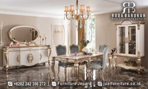 Super Promo Meja Makan Mewah Anti Rayap FS-801 terbuat dari kayu jati dengan finishing cat duco gold, memberikan sentuhan elegan dan tahan lama untuk ruang makan Anda.