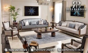 Flash Sale Kursi Tamu Jati Natural dengan finishing Holz dan ukiran emas, dilengkapi busa density dan sandaran tinggi, sempurna untuk ruang tamu elegan Anda.