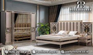 Hemat Kamar Set Mewah Modern dengan ornamen ukiran elegan dan kaki kristal berlapis emas, sempurna untuk menambah kemewahan ruang tidurm Anda.