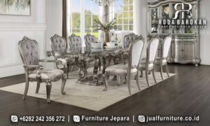 Jual Meja Makan Mewah Royale Craftsmanship Jepara FS-931, dengan desain barok elegan, rangka besi hollow, dan finishing silver cat duco, sempurna untuk makan formal.