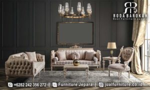 Sofa Tamu Mewah Modern Eleganza Kesan Eksklusif FS-936 menawarkan desain klasik dengan rangka kayu jati dan busa density, ideal untuk ruang tamu elegan Anda.