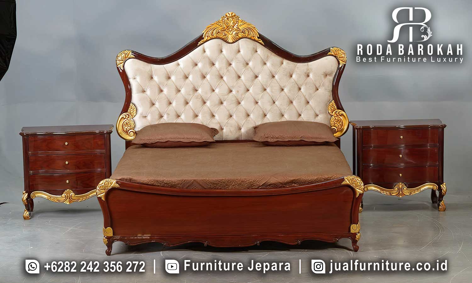 Tempat Tidur Ukir Jati Cremona Kualitas Pengerjaan FS-939 hadir dengan kayu jati dan finishing H glossy, menawarkan nuansa mewah serta desain klasik elegan.