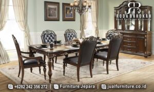 Best Meja Makan Mewah Napoleon Karya Jepara FS1076 terbuat dari kayu jati dengan kaki meja ukiran dan sandaran kursi tinggi, sempurna untuk suasana elegan dan mewah.