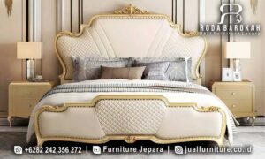 Best Tempat Tidur Mewah Prestige Kerajinan Jepara FS-950 terbuat dari kayu jati dengan finishing emas, memberikan sentuhan elegan dan nyaman untuk tidur berkualitas.