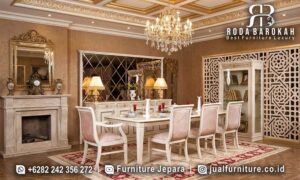 Desain Meja Makan Mewah Terbaru Noblesse Workshop Jepara FS-978 hadir dengan rangka kayu jati finishing duco dan pelapis kain bludru, sempurna untuk menambah nuansa elegan pada ruang makan Anda.
