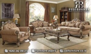 Desain Sofa Tamu Jati Ukir Cremona Kesan Antik FS1054 hadir dengan material kayu jati dan finishing emas, sempurna untuk menambah nuansa elegan di ruang tamu Anda.