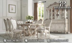 Jual Set Meja Makan Mewah Napoleon Material Pilihan FS1051, dengan rangka kayu jati dan kaki ukiran, menghadirkan nuansa elegan untuk ruang makan Anda.