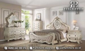 Jual Set Tempat Tidur Mewah Cremona Buatan Jepara FS1057 dengan rangka kayu jati dan finishing cream doff, menghadirkan nuansa elegan untuk kamar Anda.