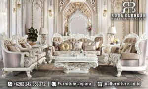 Jual Sofa Tamu Mewah Klasik Dubrovnik Antik Elegan FS1090, dihiasi ornamen ukiran kayu jati dan busa tebal, sempurna untuk ruang tamu bergaya klasik modern.