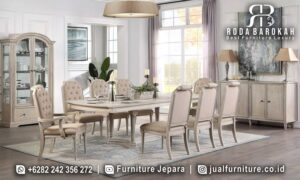Meja Makan Mewah Klasik Casablanca Klasik Antik FS1086 dari kayu jati dengan finishing Holz dan desain elegan menciptakan nuansa mewah untuk keluarga Anda.