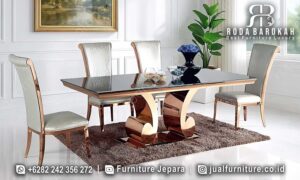 Meja Makan Stainless Rupa Rupa Versailles Produk Bergaransi FS-991, elegan dengan kaki besi melengkung dan kursi empuk, siap menambah kesan modern minimalis di ruang makan Anda.