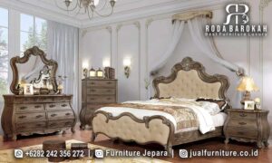 Model Kamar Tidur Jati Mewah Prestige Ukiran Tangan FS1000, terbuat dari kayu jati dengan ukiran tangan elegan, menghadirkan kemewahan klasik ke dalam ruang tidur Anda.