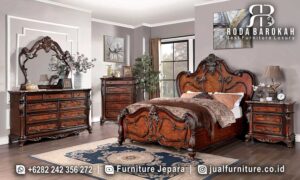 Model Tempat Tidur Jati Sevilla Material Pilihan FS1024 hadir dengan kayu jati dengan finishing doff dan ukiran elegan, memberikan nuansa klasik modern untuk tidur yang nyaman.