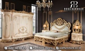 Set Kamar Tidur Mewah Ferrara Desain Berkelas FS-975 hadir dengan rangka kayu jati dan ukiran gold, sempurna untuk nuansa klasik modern yang mewah.