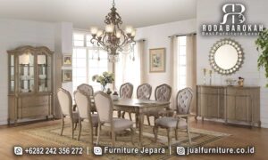 Set Meja Makan Mewah Classic Cremona Standar Ekspor FS1063 hadir dengan kayu jati warna natural dan kaki meja ukiran, sempurna untuk nuansa elegan di rumah Anda.