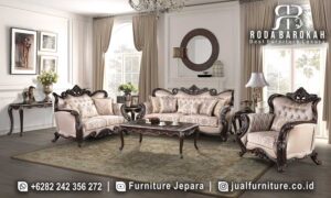 Sofa Tamu Jepara Klasik Ravenna Desain Eksklusif FS1018 hadir dengan rangka kayu jati dan ukiran rapih, sempurna untuk menambah nuansa elegan di ruang tamu Anda.