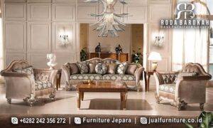 Sofa Tamu Mewah Terbaru Bruges Kesan Refined FS1101 dengan rangka kayu jati dan pelapis velvet elegan, sempurna untuk ruang tamu bergaya klasik modern.