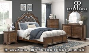 Tempat Tidur Jati Jepara Mewag Amalfi Bernuansa Elegan FS1046 hadir dengan kayu jati yang diukir halus dan finishing waxed, sempurna untuk sentuhan klasik modern di kamar Anda.