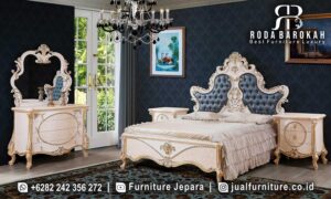 Tempat Tidur Mewah Klasik Monaco Rangka Kokoh FS1093 hadir dengan kayu jati dan finishing hilang emas, sempurna untuk menambah nuansa luxury klasik di kamar Anda.