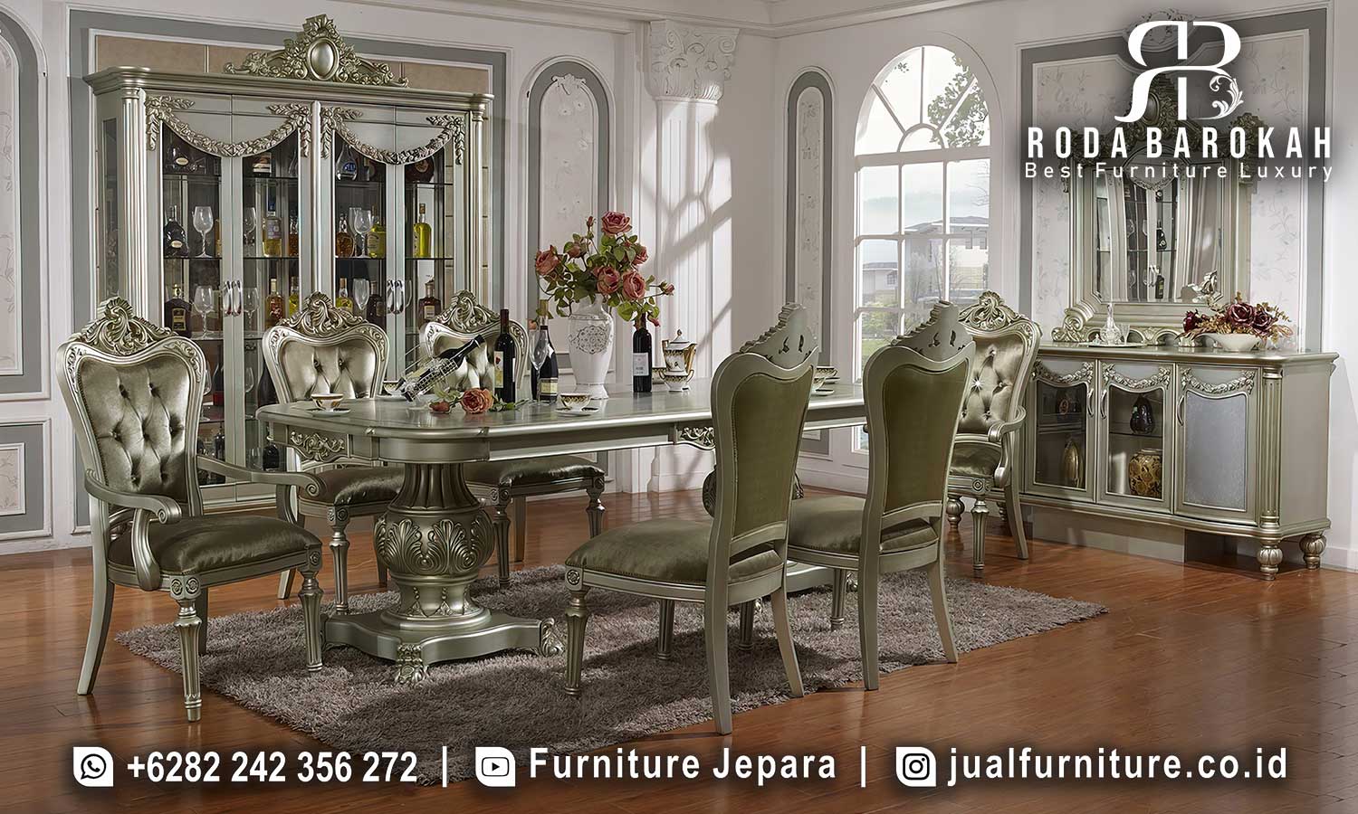 Fuurniture Meja Makan Klasik Mewah Ravenna Seniman Jepara FS1206 terbuat dari kayu jati dengan finishing doff, memberi sentuhan elegan sekaligus tahan lama di ruang makan Anda.