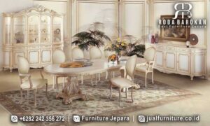 Jual Meja Makan Mewah Florence Mudah Dirawat FS1112, terbuat dari kayu jati berkualitas dengan finishing dupe putih gold dan desain klasik Eropa yang elegan dan tahan lama.