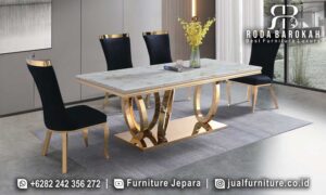 Jual Meja Makan Mewah Santorini kualitas premium FS1148, terbuat dari marmer putih dengan finishing gold plating, sempurna untuk menambah nuansa elegan di ruang makan Anda.