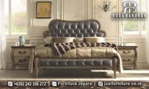 Jual Tempat Tidur Mewah Cordoba Kesan Antik FS1144 dengan rangka kayu jati dan kain bludru elegan, sempurna untuk menghadirkan nuansa klasik modern di kamar Anda.