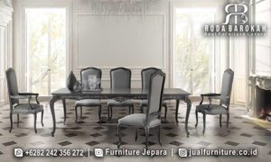 Meja Makan Mewah Klasik Eleganza Tampilan Klasik FS1110 terbuat dari kayu jati dengan kaki meja ukiran, sempurna untuk menambah nuansa elegan di setiap ruang makan.