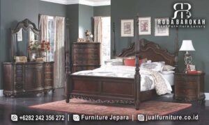 Set Kamar Mewah Jati Natural Lucca Handmade Jepara FS1166, dengan pilar hias elegan dan kayu jati holz finish, sempurna untuk menambah kemewahan kamar Anda.