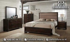 Set Kamar Tidur Mewah Modern dengan rangka kayu jati dan finishing doff, hadir lengkap dengan meja rias dan nightstand untuk menciptakan nuansa elegan di ruang Anda.