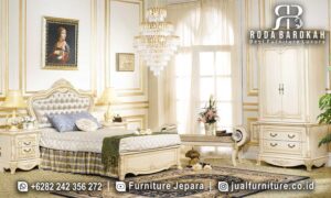 Set Kamar Tidur Mewah Venesia Pengrajin Jepara FS1215 hadir dengan rangka kayu jati berliveau gilded dan ornament ukiran yang elegan, sempurna untuk interior klasik.