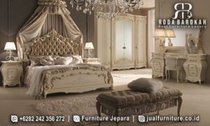 Set Tempat Tidur Jati Natural Positano Bernuansa Klasik FS1120 hadir dengan rangka kayu jati dan finishing lacquer, memberikan nuansa mewah dan nyaman untuk tidur berkualitas.