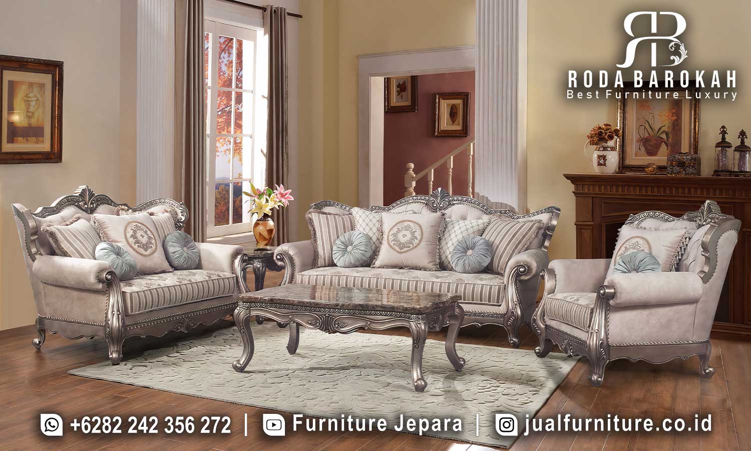Sofa Tamu Mewah Jepara Santorini Kesan Klasik FS1149 hadir dengan rangka kayu jati berfinishing perak dan busa jok densitas tinggi, sempurna ruang tamu