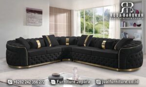 Sofa Tamuu L Mewah dengan rangka kayu jati dan busa densitas tinggi, memberikan kenyamanan elegan untuk ruang tamu Anda.