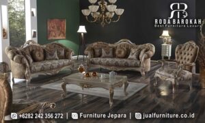 Desain Sofa Tamu Mewah Prestige Tahan Lama FS1293 dengan kayu jati dan busa tebal menciptakan nuansa elegan, sempurna untuk ruang tamu klasik modern Anda.