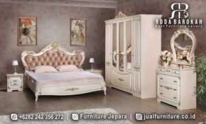 Furniture Mewah Ruang Tidur Classico Workshop Jepara FS1310 terbuat dari kayu jati dengan finishing lacquer, membawa nuansa elegan dan klasik ke kamar tidur Anda.