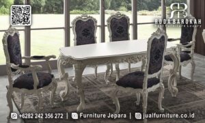 Jual Meja Makan Jepara Nobile Desain Eksklusif FS1314 dengan kayu jati dan finishing dupe lacquer, menawarkan keanggunan klasik Eropa untuk ruang makan Anda.