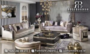 Jual Sofa Tamu Mewah Terbaru dengan rangka Kayu Jati dan kaki emas, hadir dalam gaya modern klasik yang elegan dan mewah, sempurna untuk rumah Anda.