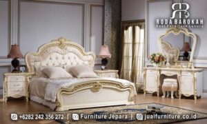 Kamar Tidur Klasik Eropa Brescia Nuansa Antik FS1346 hadir dengan kayu jati dan lukisan emas, memberikan nuansa elegan dan kemewahan untuk ruang tidur Anda.