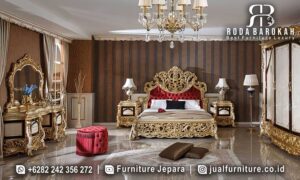 Model Kamar Set Istana Mewah Classico Sentuhan Klasik FS1287 hadir dengan kayu jati dan kain bludru, menawarkan desain klasik mewah dan ukiran detail yang memukau.