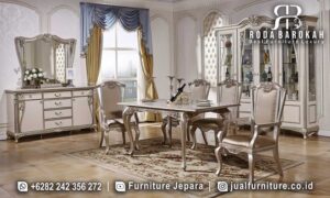 Model Meja Makan Terbaru Jepara Ravenna Kokoh Kuat FS1350 memiliki rangka kayu jati dengan finishing doff silver, desain elegan dan tahan lama untuk keluarga.