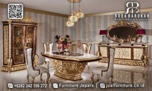 Set Meja Makan Mewah Splendore Klasik Elegan FS1313 adalah pilihan sempurna untuk keluarga, dengan rangka kayu jati dan kaki emas ukiran yang mewah.