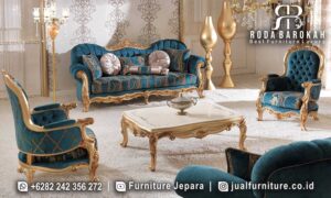 Sofa Tamu Mewah Gold dengan rangka kayu jati dan finishing gold plating, dilapisi kain velvet yang elegan serta busa density tinggi, sempurna untuk ruang tamu Anda.