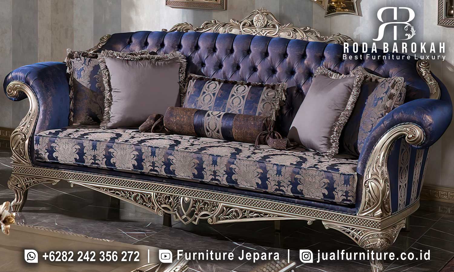 Sofa Ukir Jepara Mewah Positano Detail Halus FS1367 dihiasi ukiran elegan dan dilapisi fabric berkualitas dengan sandaran tinggi, sempurna untuk suasana klasik yang mewah.